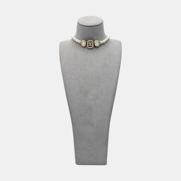 Collar blanco de perlas de imitación