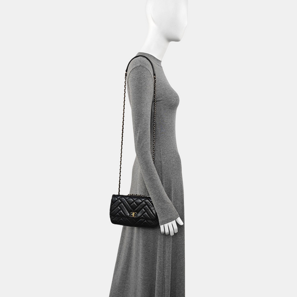 CLASSIC FLAP Mini Quilted Lambskin Black