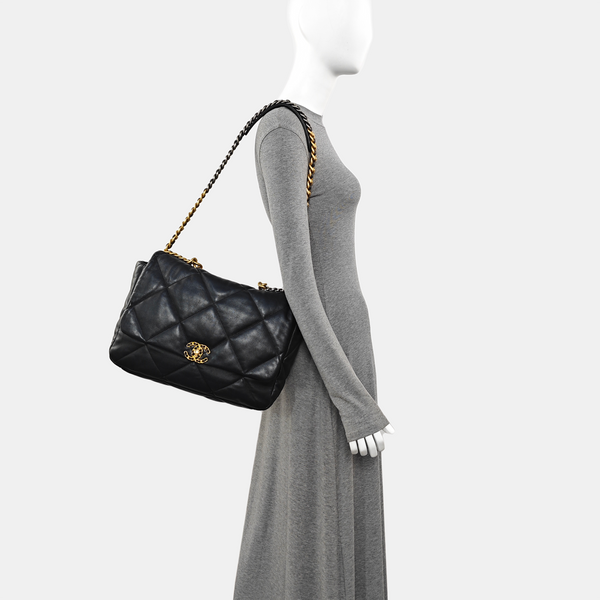 CHANEL 19 Maxi Quilted Lambskin Black
