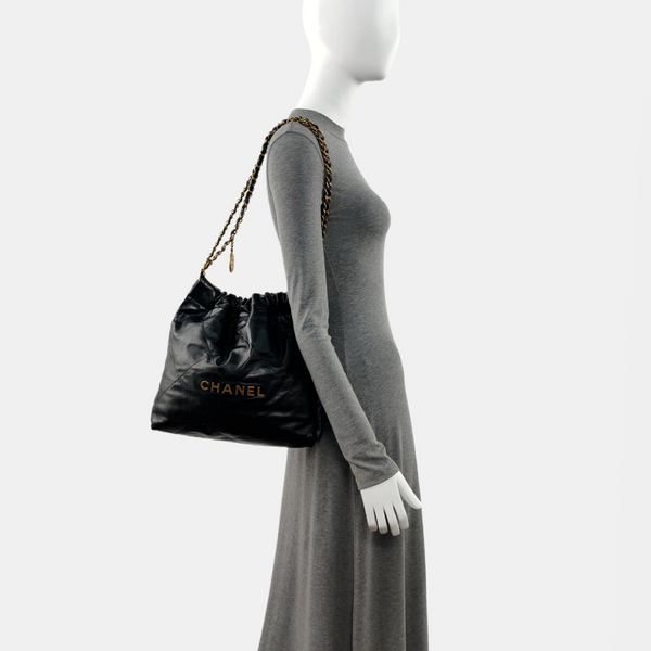 CHANEL 22 Small Quilted Calfskin Black