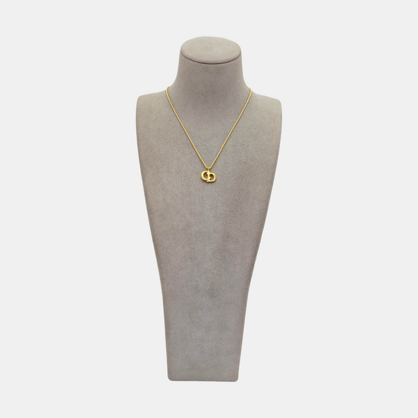 Collar de oro de metal
