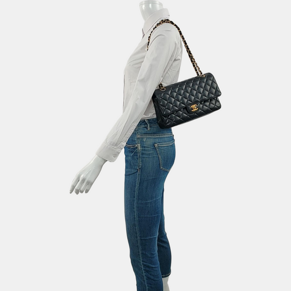 CLASSIC FLAP Medium Quilted Grained Calfskin Black