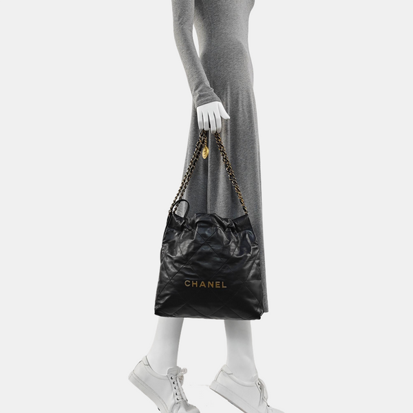 CHANEL 22 Small Quilted Calfskin Black