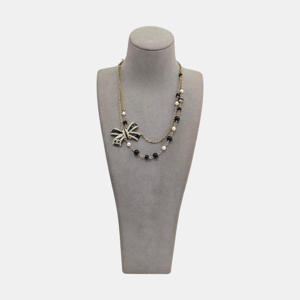 Authenticated pre-owned Gold Tone Metal Faux Pearl Gold Necklace - Necklace at Looply