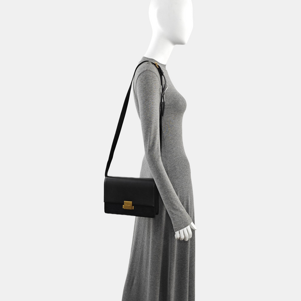 BELLECHASSE Medium Calfskin Black