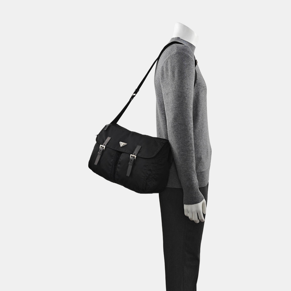 Vela Messenger Bag Nylon Black