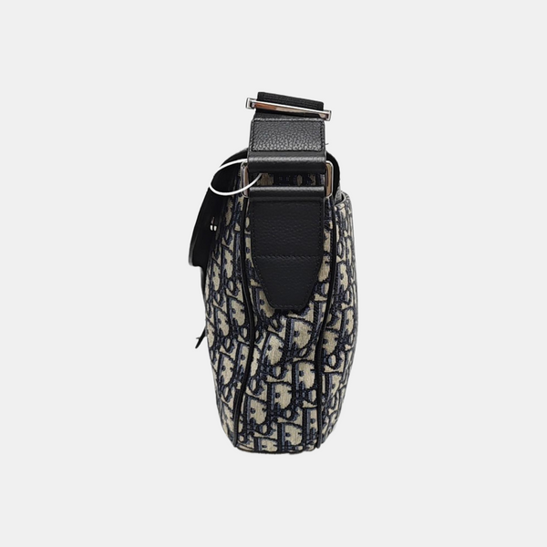 Saddle Canvas Black