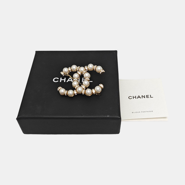 CC Logo Metal Gold Brooch