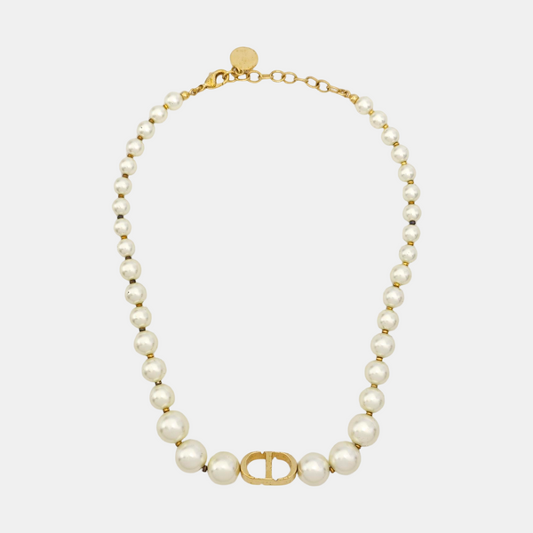 30 Montaigne Metal White Necklace