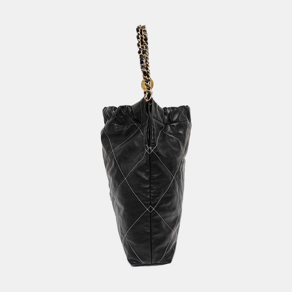 CHANEL 22 Medium Quilted Calfskin Black