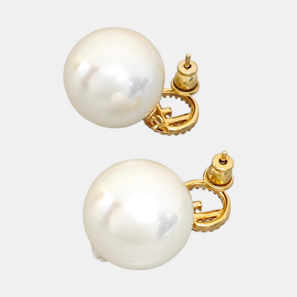 F Is Metal Gold Stud Earrings