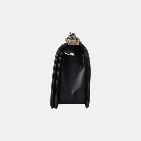 Authenticated pre-owned BOY CHANEL Medium Lambskin Black - Shoulder Bag at Looply