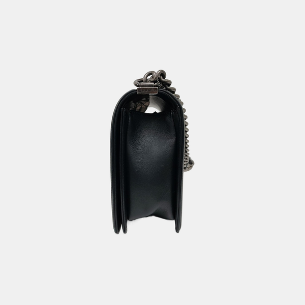 BOY CHANEL Large Chevron, Quilted Calfskin Black