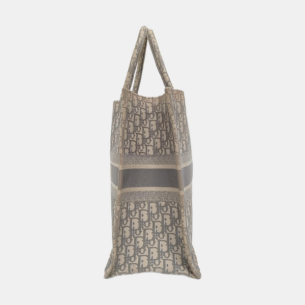 Authenticated pre-owned Book Tote Large Monogram Canvas Grey - Tote Bag at Looply