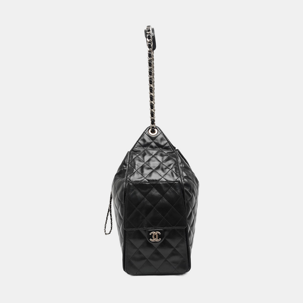 CHANEL 25 Medium Quilted Calfskin Black