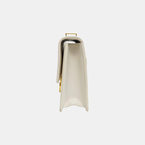 Authenticated pre-owned 30 Montaigne Calfskin White - Crossbody Bag at Looply