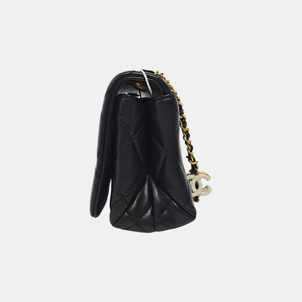 Quilted Lambskin Shoulder Bag Black
