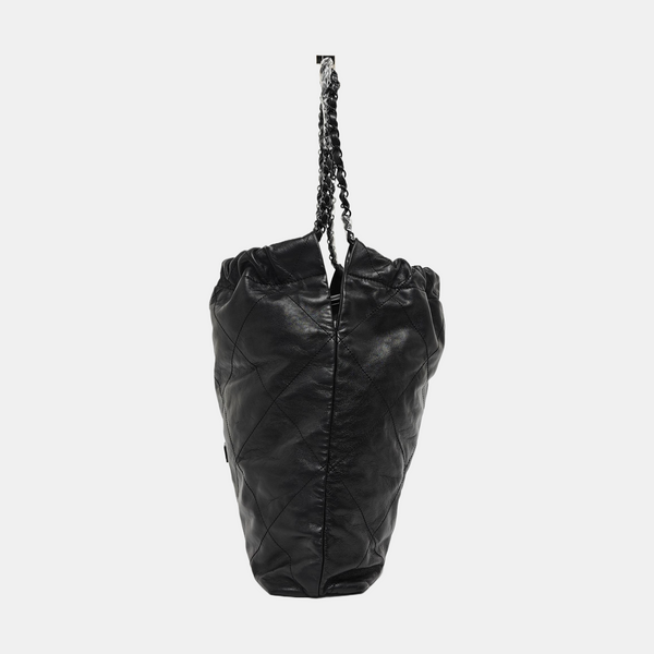 CHANEL 22 Medium Quilted Calfskin Black