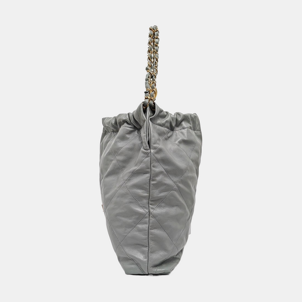 CHANEL 22 Medium Quilted Calfskin Green