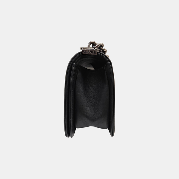 BOY CHANEL Medium Quilted Calfskin Black