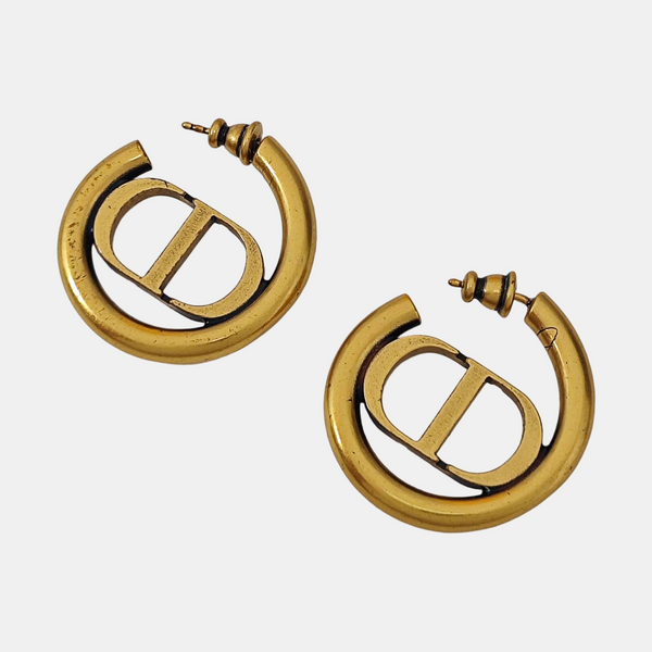 30 Montaigne Metal Gold Stud Earrings