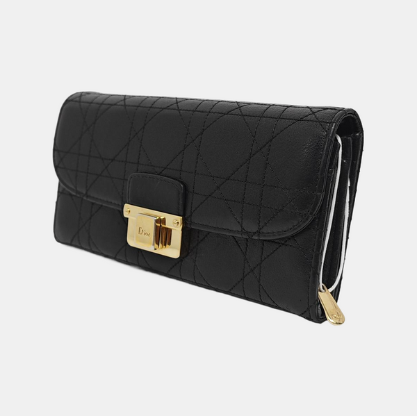 Cartera Miss Dior de piel de becerro acolchada negra
