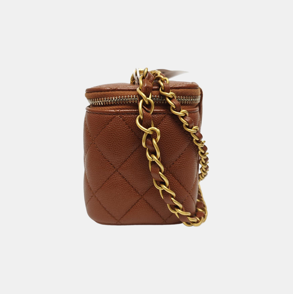 VANITY CASE Medium Quilted Grained Calfskin Brown
