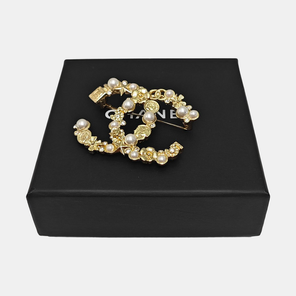 CC Logo Metal Gold Brooch