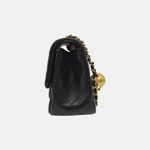 CLASSIC FLAP Mini Quilted Lambskin Black