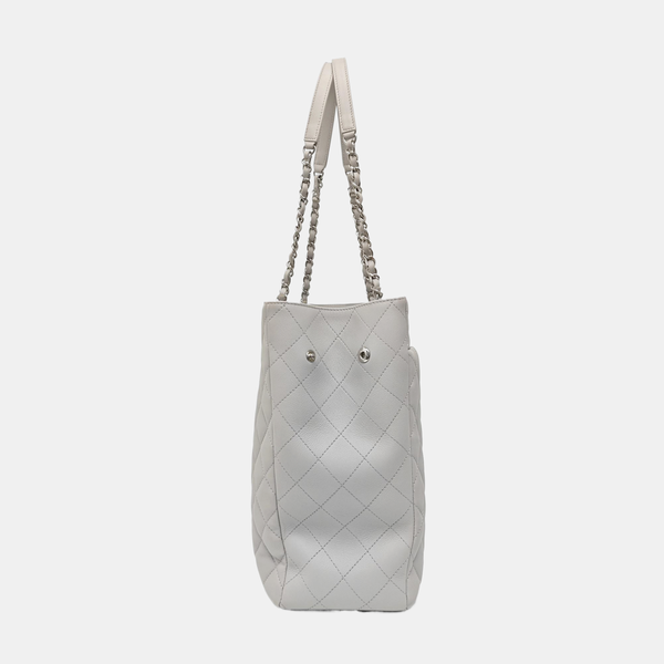 CLASSIC CC SHOPPING TOTE Large Quilted Calfskin Gray