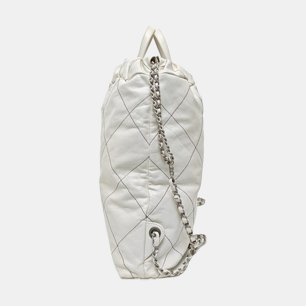 CHANEL 22 Large Quilted Calfskin White
