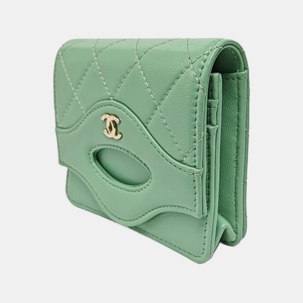 CHANEL 31 Quilted Lambskin Green Wallet