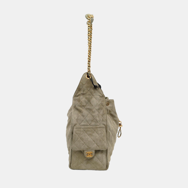 Authenticated pre-owned CHANEL 25 Quilted Suede Green - Shoulder Bag at Looply