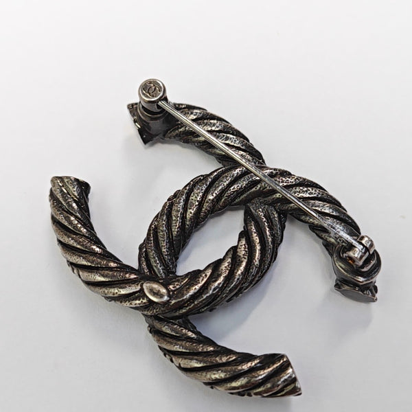 Broche Vintage de Metal Negro