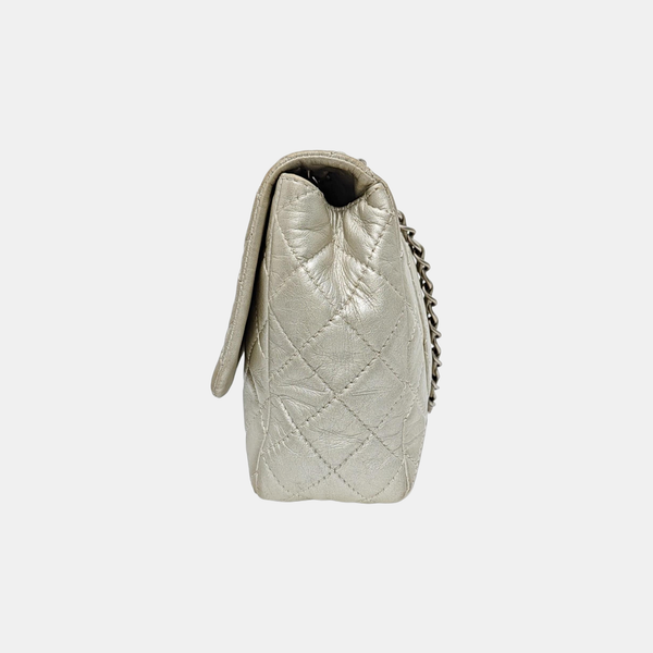 Authenticated pre-owned CLASSIC FLAP Jumbo Quilted Lambskin Beige - Shoulder Bag at Looply