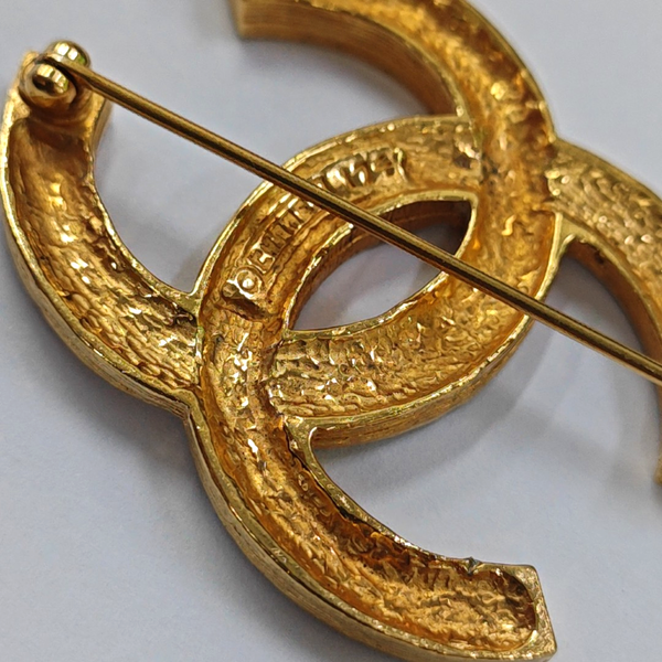 CC Logo Metal Gold Brooch