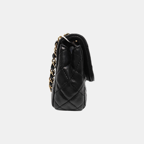 Authenticated pre-owned CLASSIC FLAP Quilted Lambskin Black - Shoulder Bag at Looply