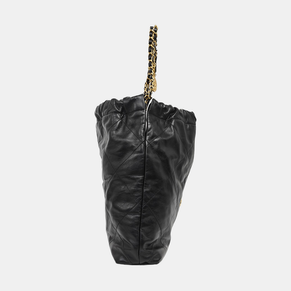 CHANEL 22 Medium Quilted Calfskin Black