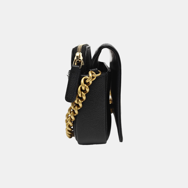 BOY CHANEL Piel de becerro graneada acolchada negra