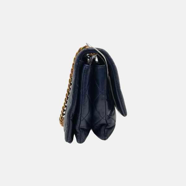 Authenticated pre-owned CLASSIC FLAP Quilted Lambskin Blue - Crossbody Bag at Looply