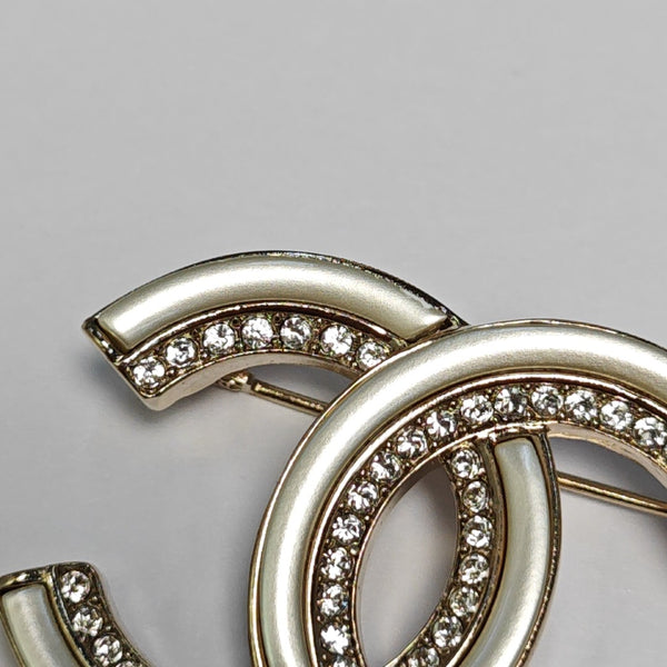 CC Logo Metal Gold Brooch