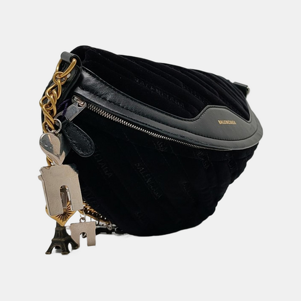 Souvenirs Velvet Black