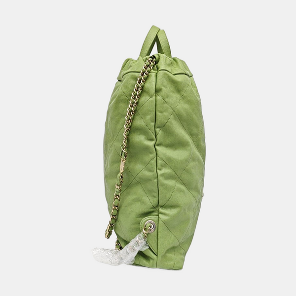CHANEL 22 Small Quilted Calfskin Green