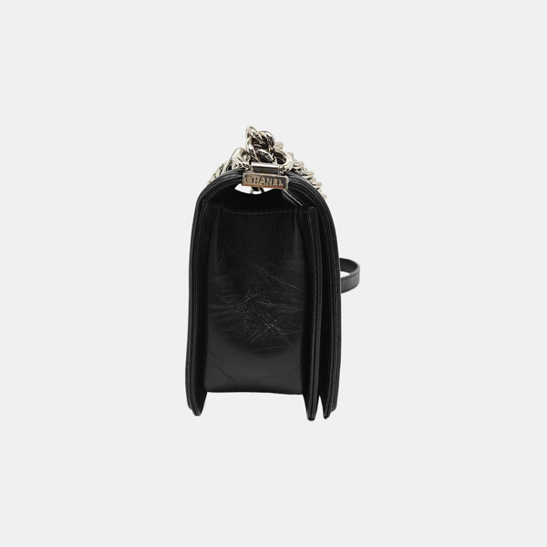 BOY CHANEL Medium Chevron, Quilted Vintage Calf Black