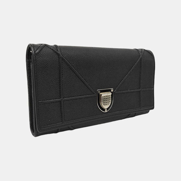 Authenticated pre-owned Diorama Quilted Calfskin Black - Shoulder Bag at Looply