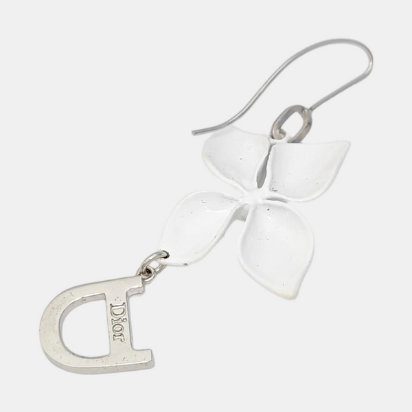 Girly Metal White Earrings
