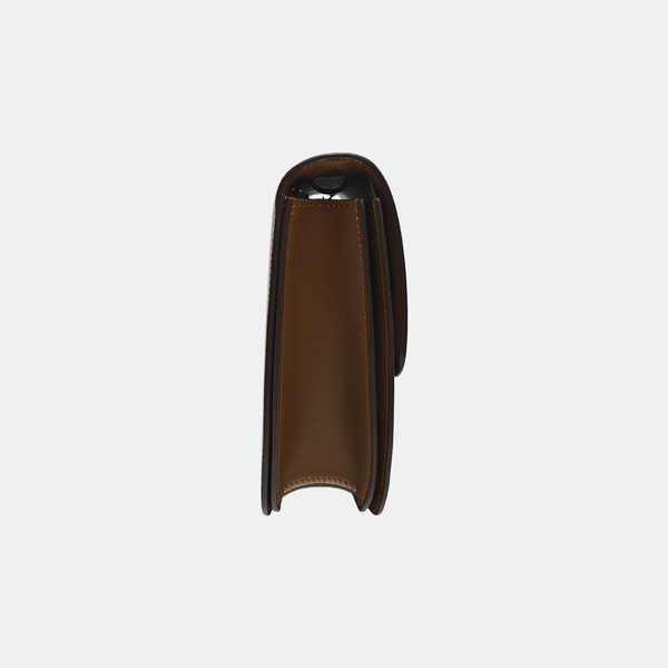 CLASSIC BOX Medium Calfskin Brown