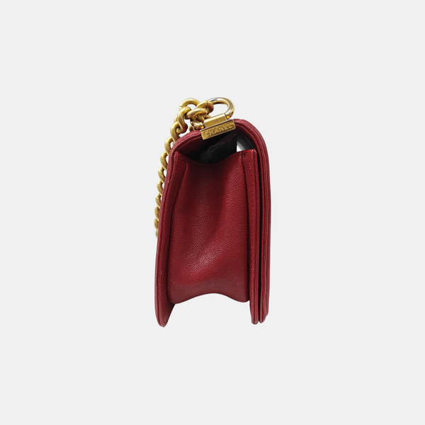 BOY CHANEL Medium Chevron Grained Calfskin Red