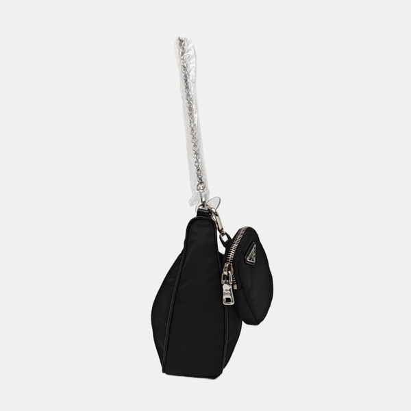 Authenticated pre-owned Re-Edition2005 Nylon Black - Shoulder Bag at Looply