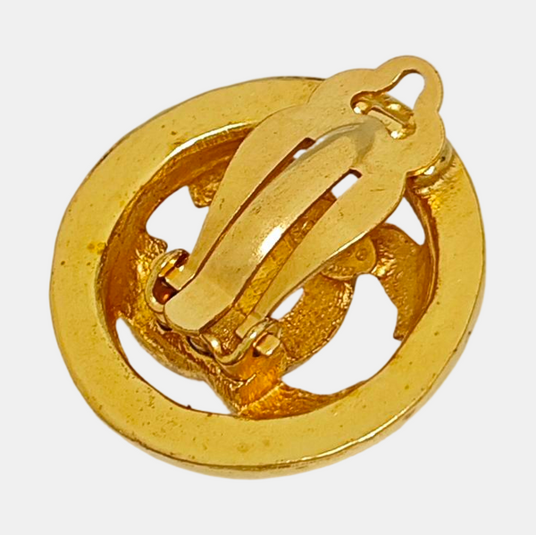 Pendientes de clip de metal dorado